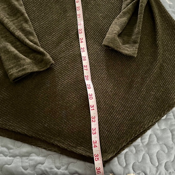 Women's Tunic Olive Green Medium Cowl Neck V-Bottom Tunic Size M (No Label) - Picture 5 of 8